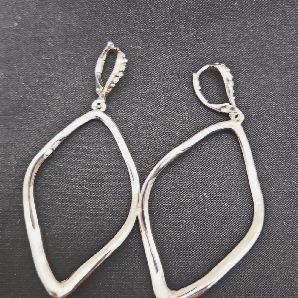 NEVER WORN ALEXIS BITTAR BEAUTIFUL RHODIUM TONE PLATED BRASS METALWORK